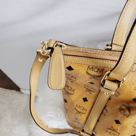 MCM Cognac crossbody - Picture 3 of 16